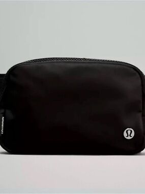 lululemon athletica Black Everywhere belt bag
